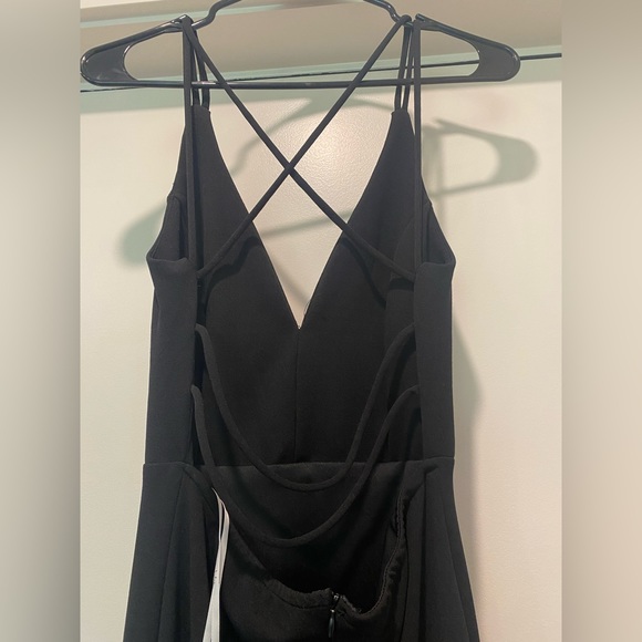 Never worn black gown from lulus. Can’t return so selling - Picture 6 of 7